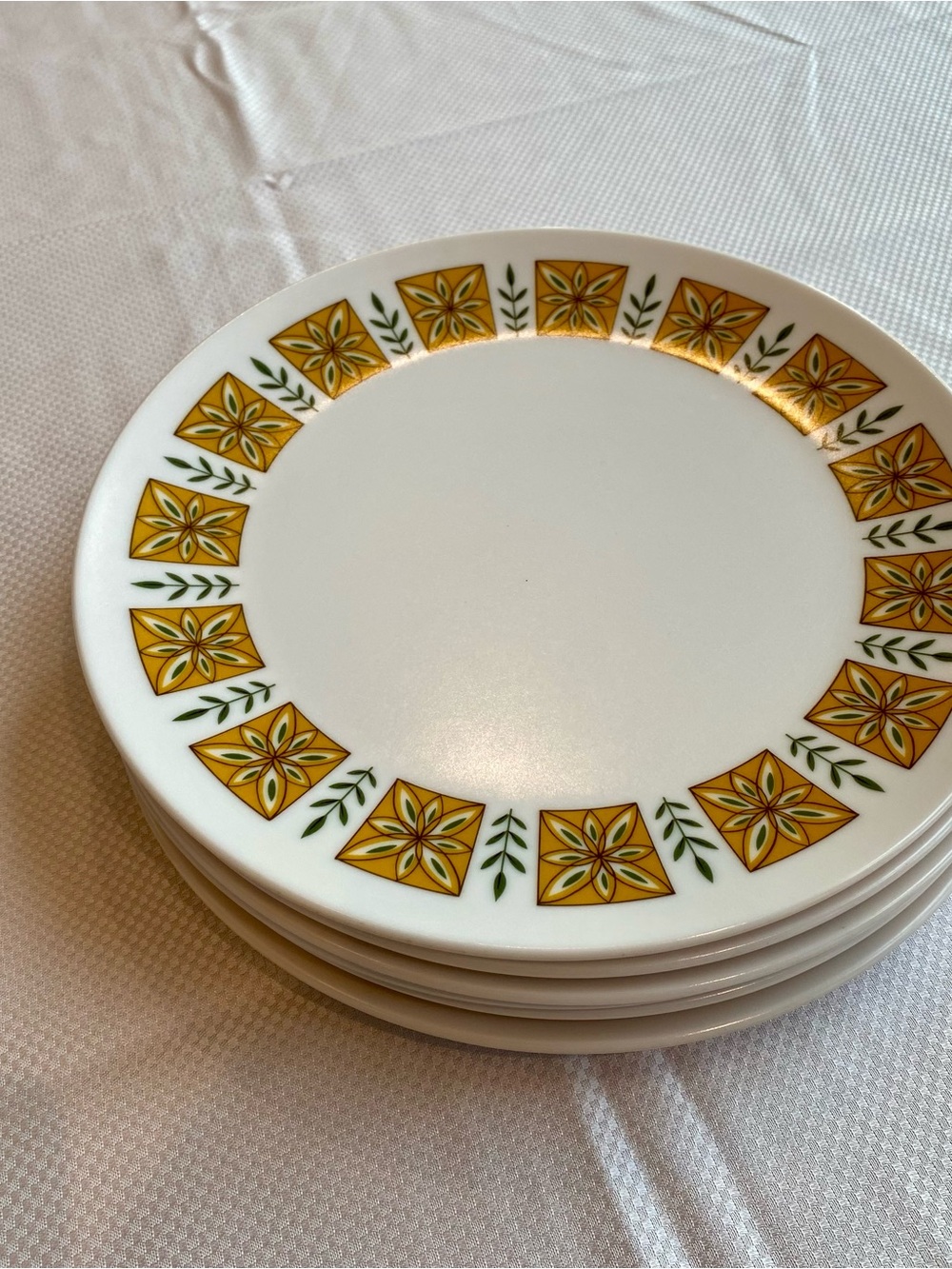 Vintage 1970s Melmac Plastic Mallo Belle Dinner Plate Yellow Floral Motif -6pc